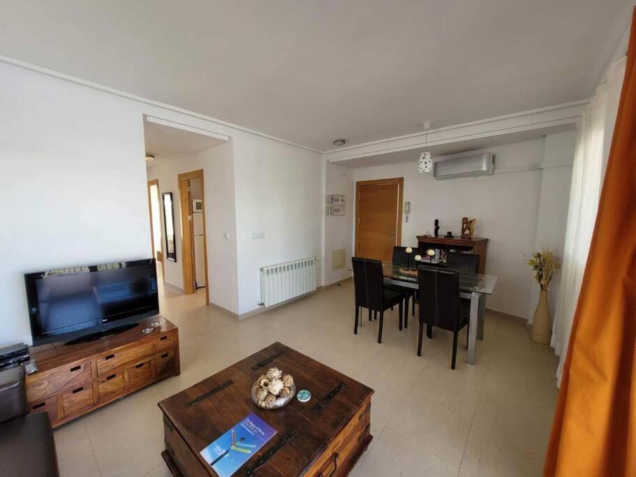 Belle Vue Sur La Piscine Apartment Sucina Luaran gambar